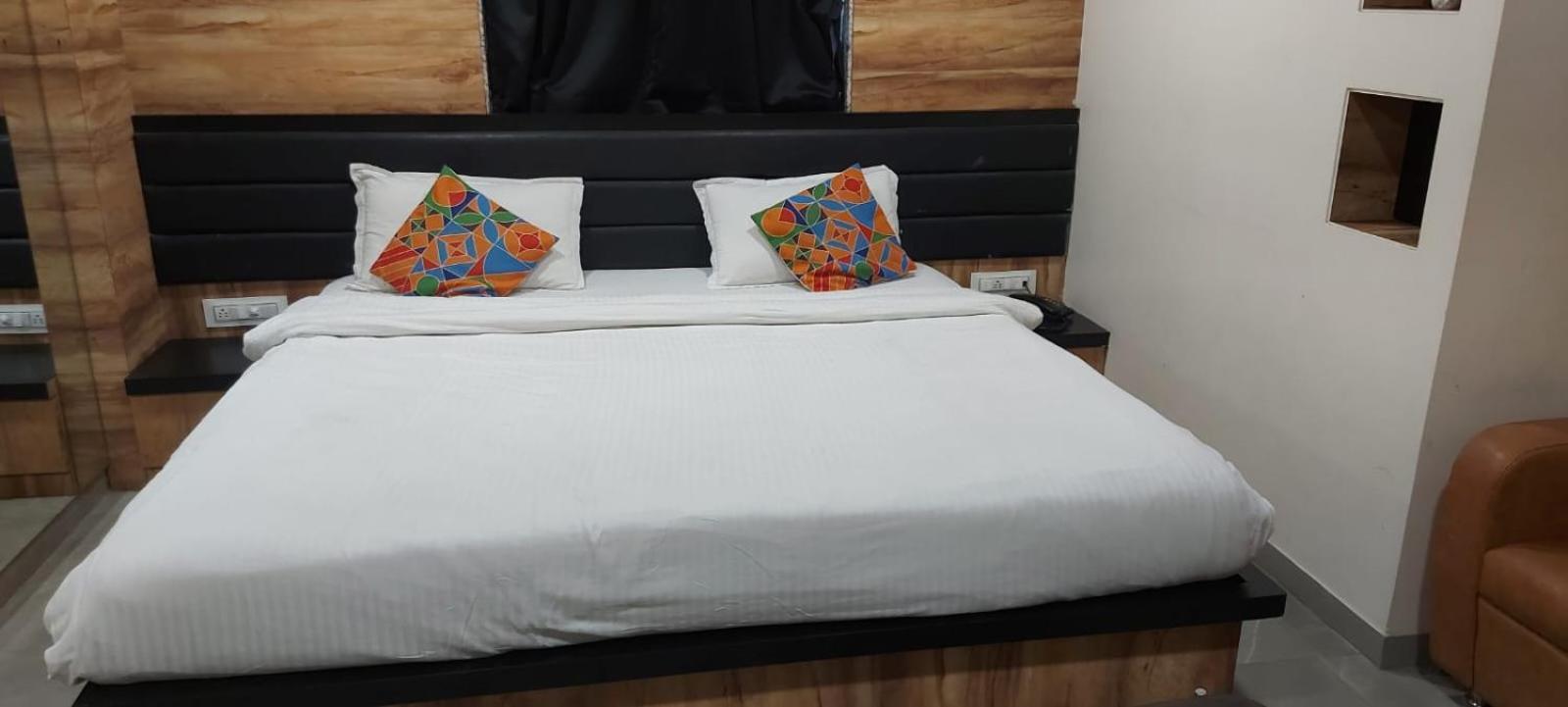 Glitz Hotels Sai Guest House - Nr Inorbit Mall Vashi Navi Mumbai Exterior photo